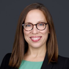 Carrie Underwood TDE staff 2025 crop