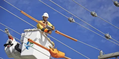 03 Duke Energy Lineman